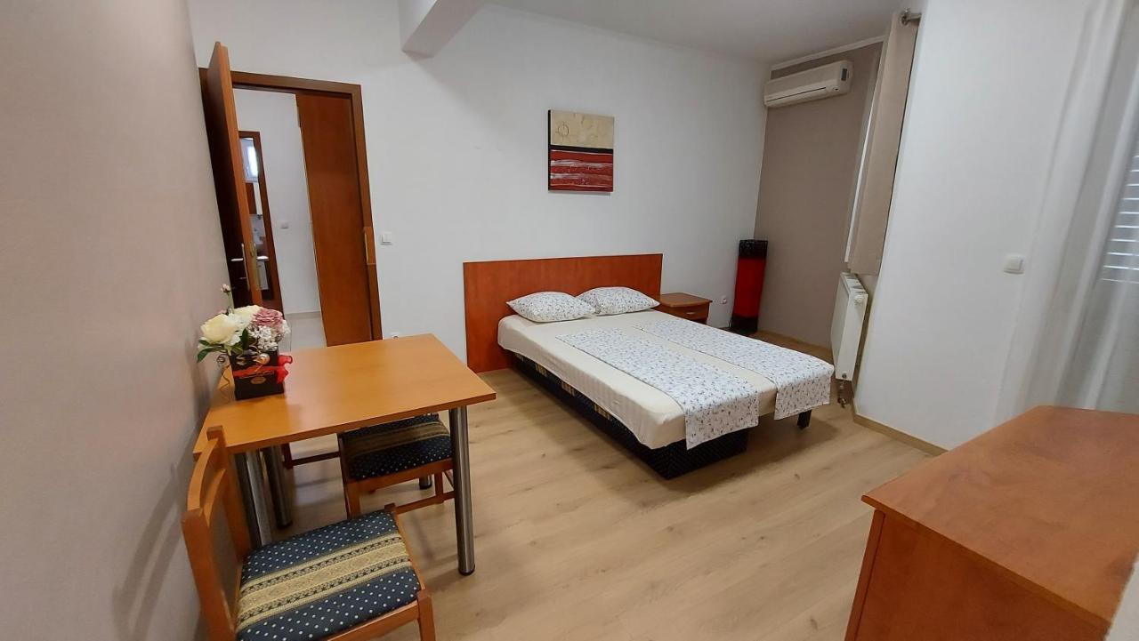 Villa Rossa Tučepi Esterno foto